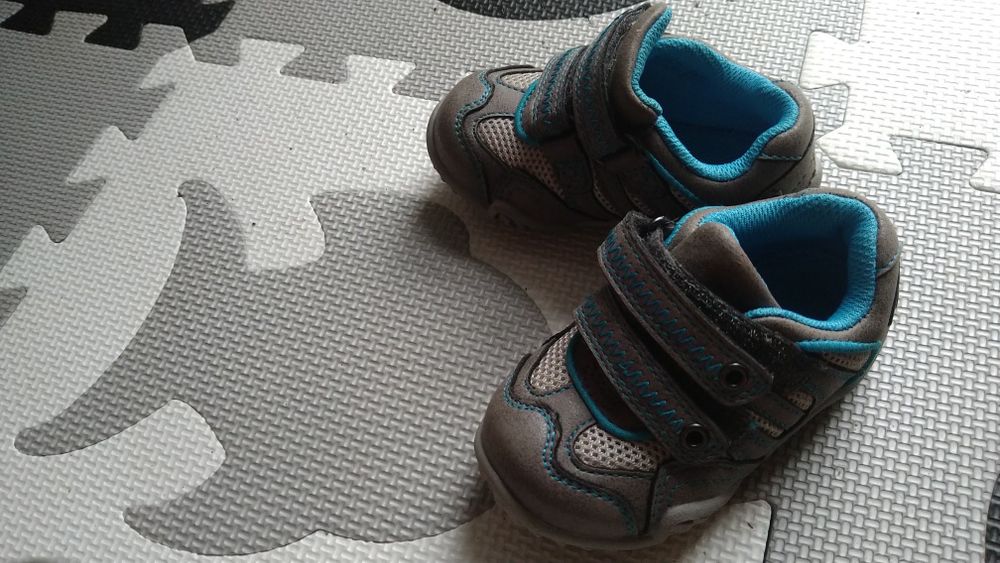 Adidaski r. 20,5