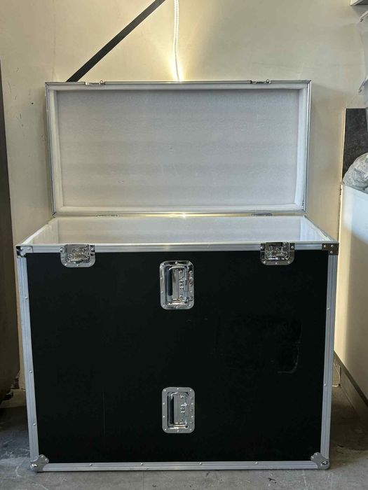 Solidna skrzynia transportowa / case aluminiowy – bardzo dobry stan