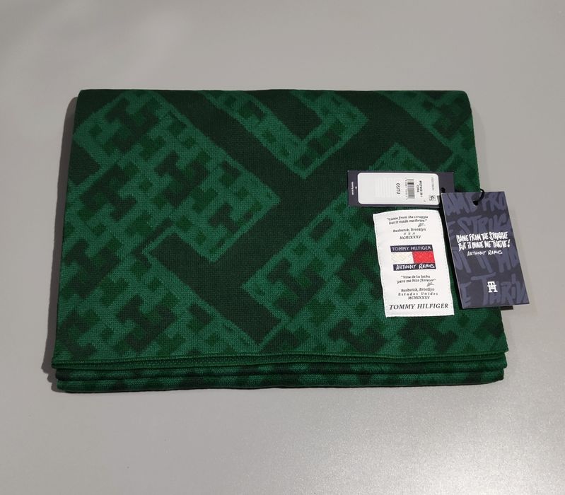 Tommy Hilfiger шарф X Anthony Ramos Monogram