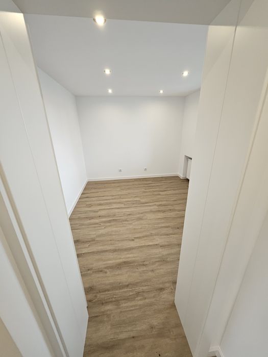 Pomieszczenie biurowe lub usługi. I piętro Graniczna 55. Parking