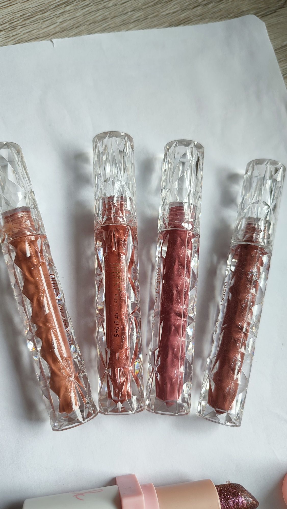 Qibest brillant gloss 4 sztuki + brokatowa pomadka