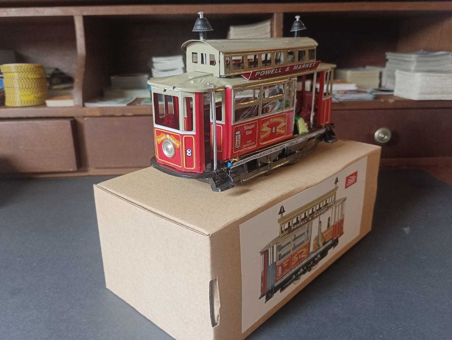 Brinquedo Carruagem Elétrico em chapa Jaya 1905