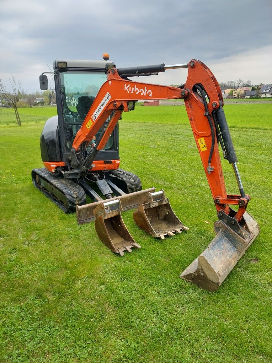 Usługi minikoparka 2,7t