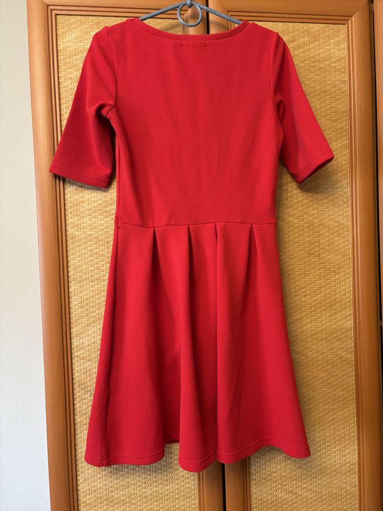 Червона сукня Ostin