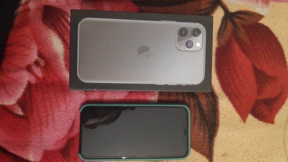 Продам  iPhone 11 Pro 4/64  Midnight Green в идеальном сост