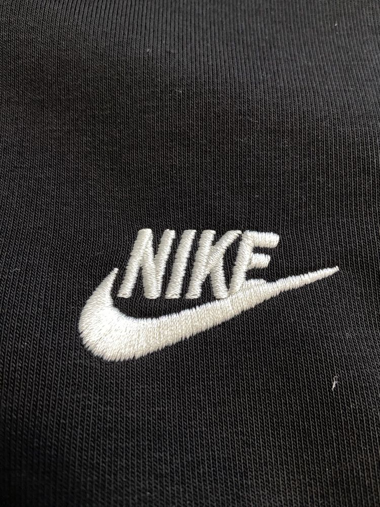Кофта Nike.