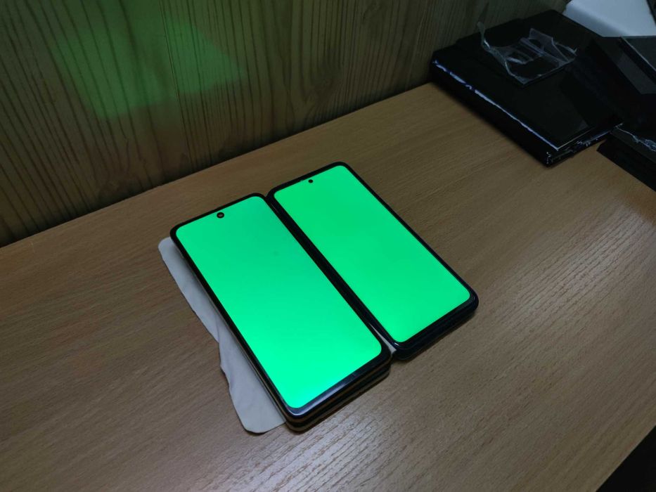 Продам дисплей с рамкой Poco X3 Pro Metal Bronze + задняя крышка