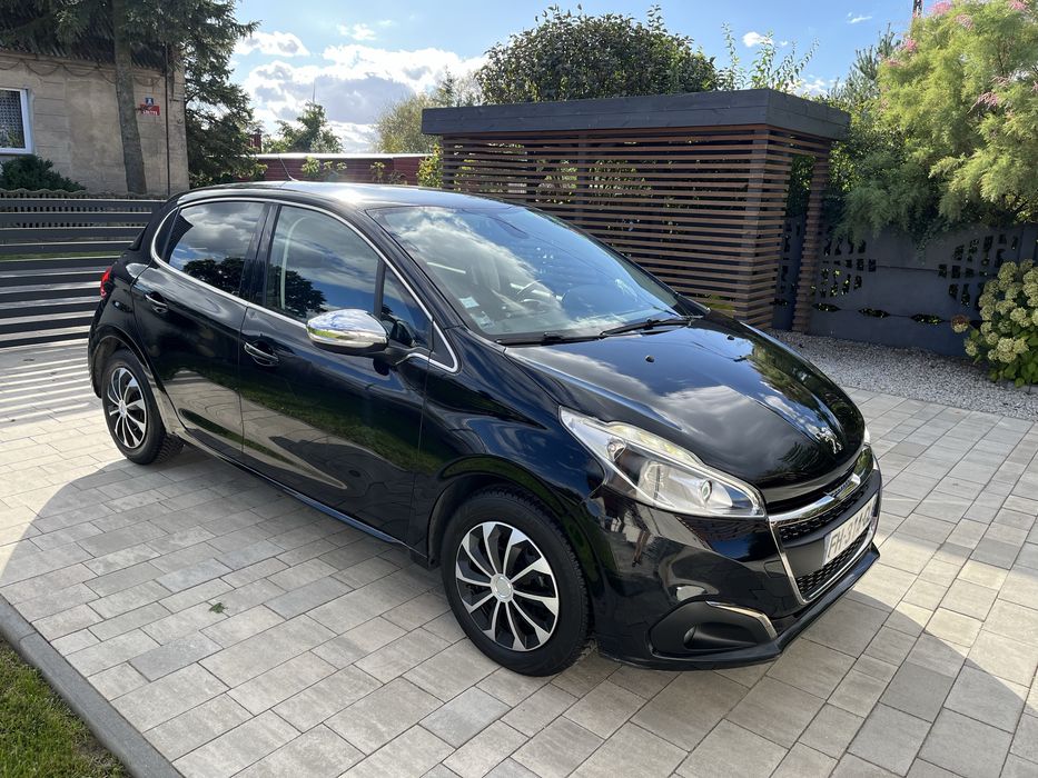 Peugeot 208 lift 18r 1.2 allrue chrom parki tablet elektryka