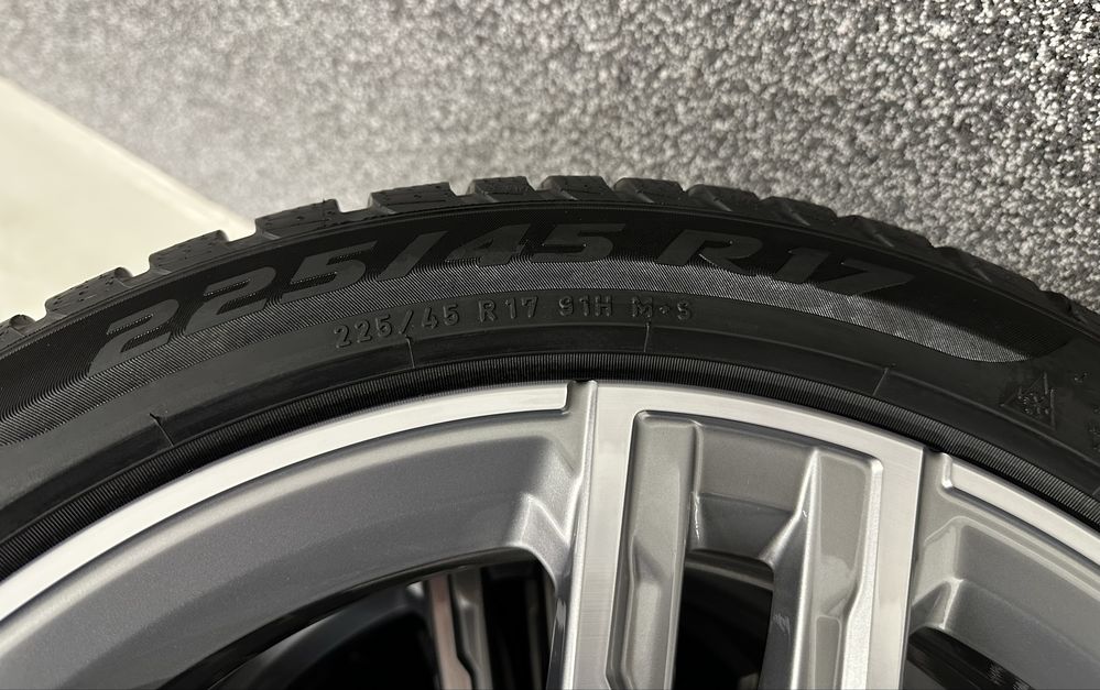 Nowe oryginalne alufelgi 17 koła zimowe BMW 1 F40 2 Gran Coupe F44