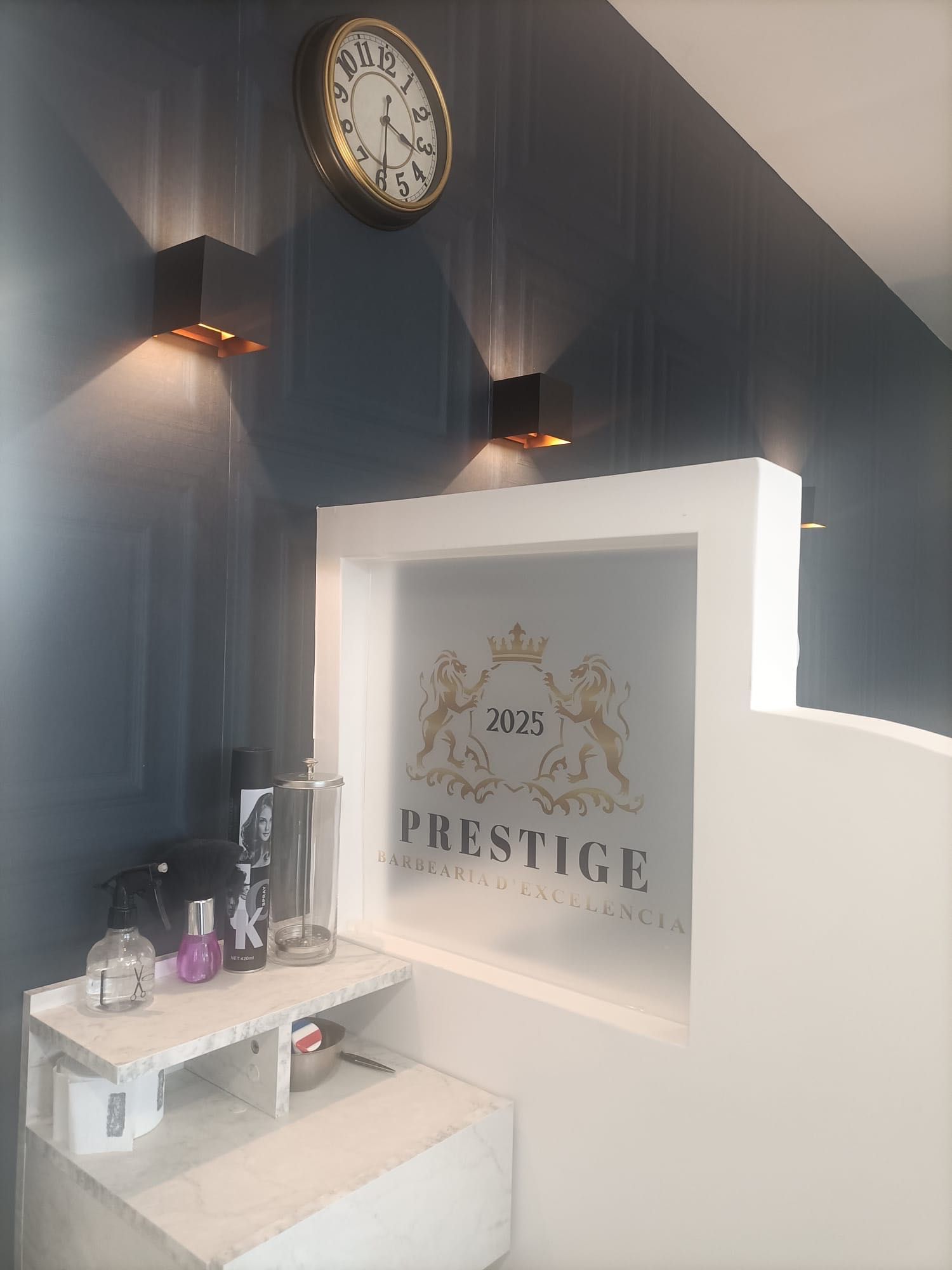 Trespasse Barbearia a funcionar