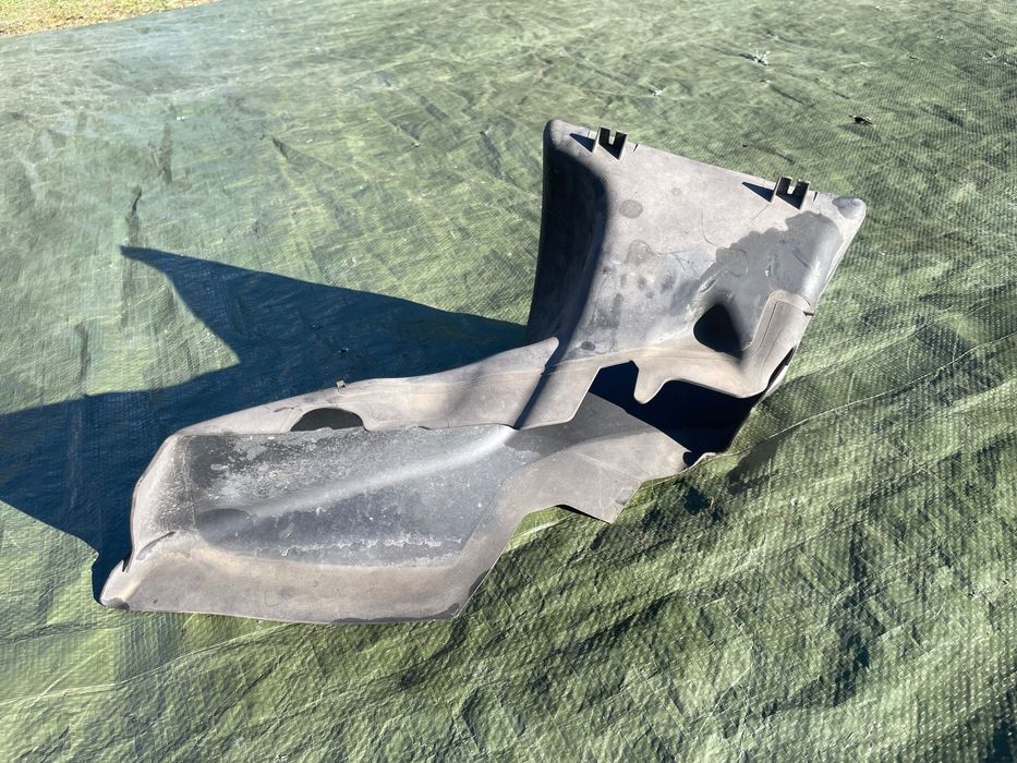 Kierownica powietrza intercoolera lewa AUDI A4 B7 2.0 tfsi