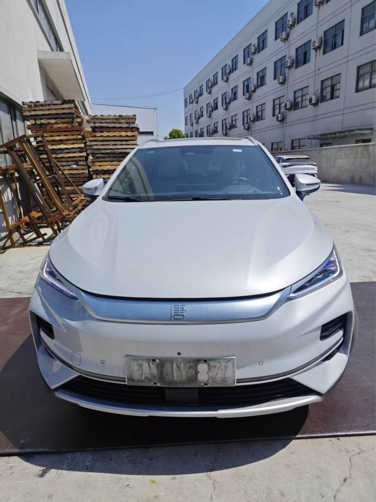BYD Tang 4WD Top 2023 - електромобіль на 6 місць з пробігом 10.000