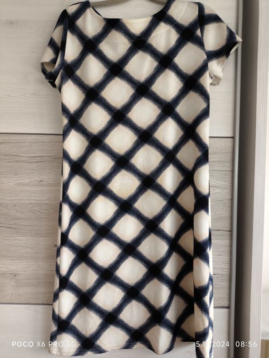 Super sukienka marki Fro-ma r.42