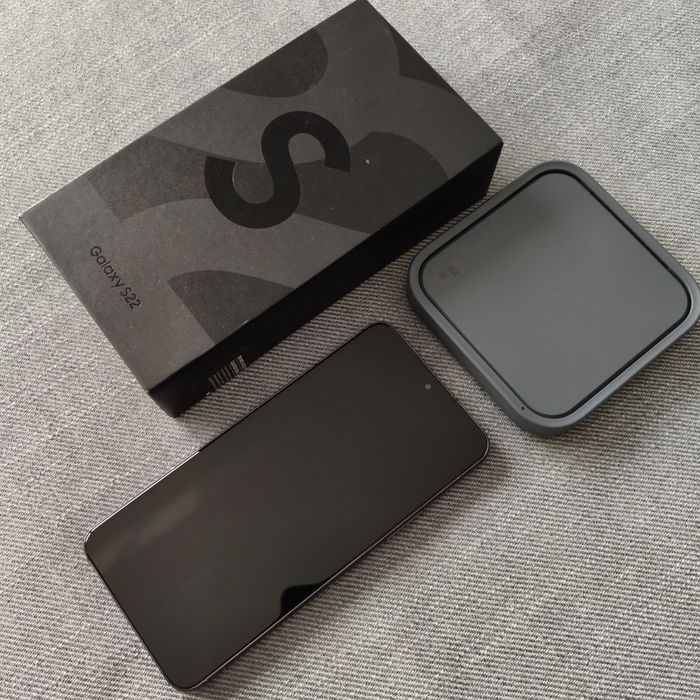 Zestaw SAMSUNG S22 8/128 gb + szybka ładowarka indukcyjna