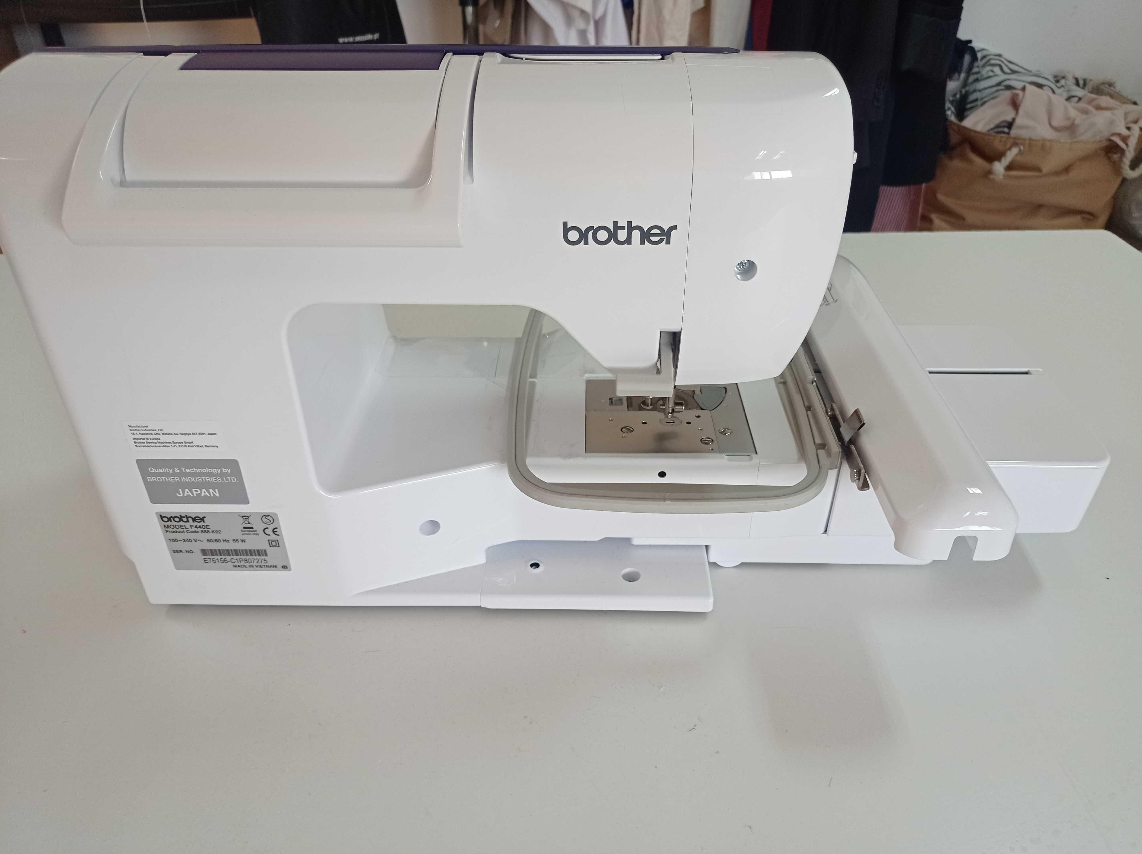 Máquina de Bordar Brother Inovis F440E