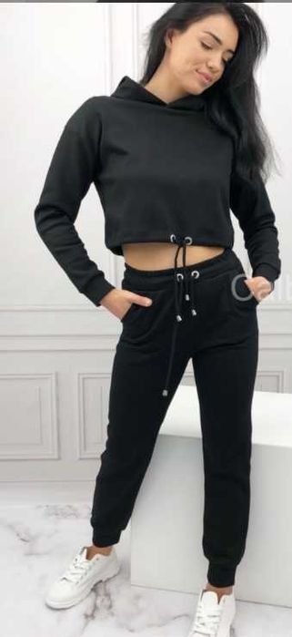 Sprzedam piękny komplet sportowy góra + dół.