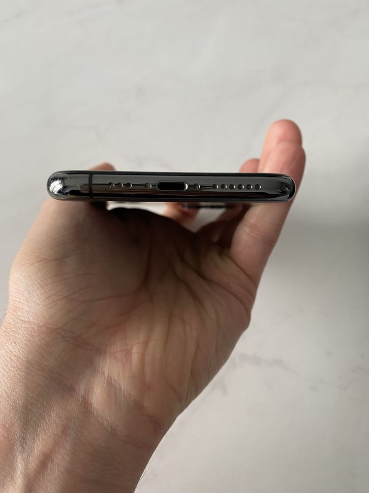 iphone 11 Pro Space Gray + Etui  84%bateria