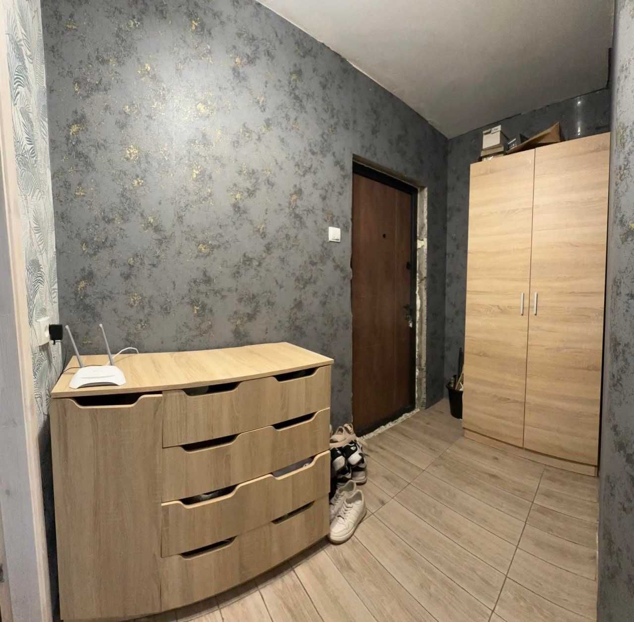 Продаж 1-кімнатної квартири пр. Лушпи