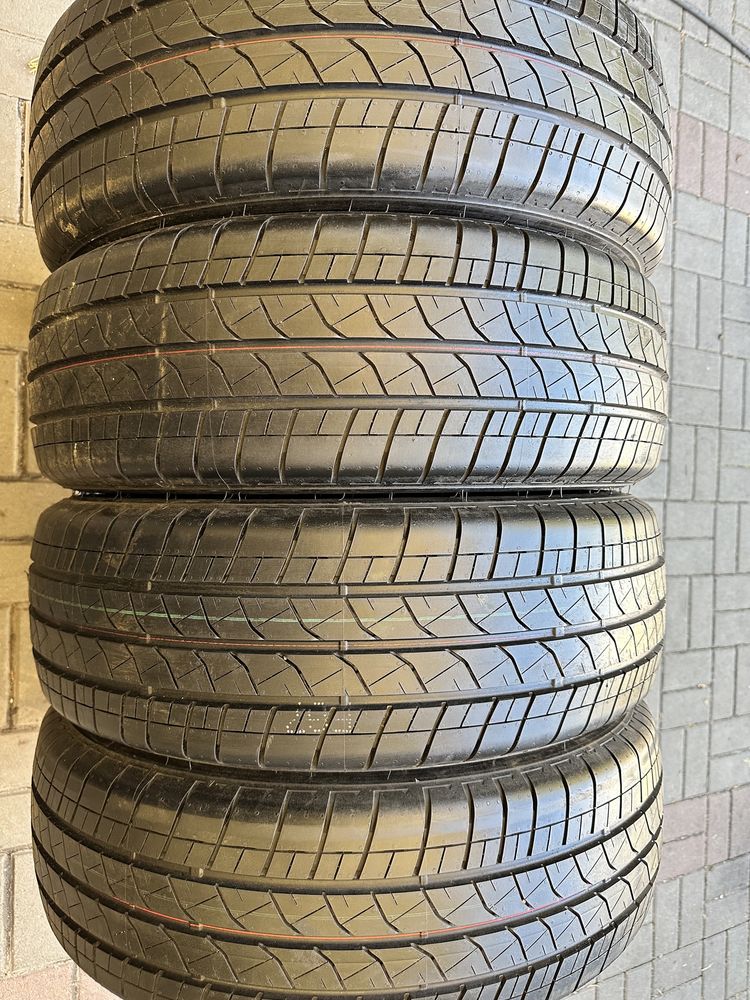 215/60R17C Bridgestone Duravis R660Eco