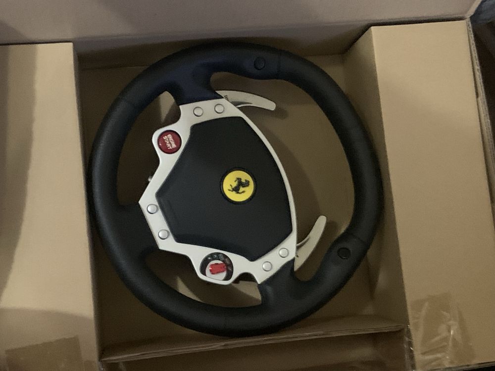Ігровий руль ThrustMaster Ferrari Wireless GT Cockpit 430 (опис)