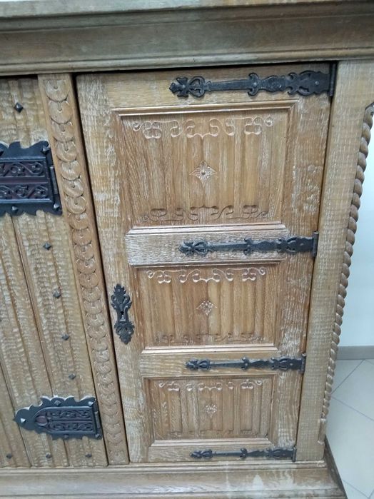 Продам шафу-комод дуб масив ковка