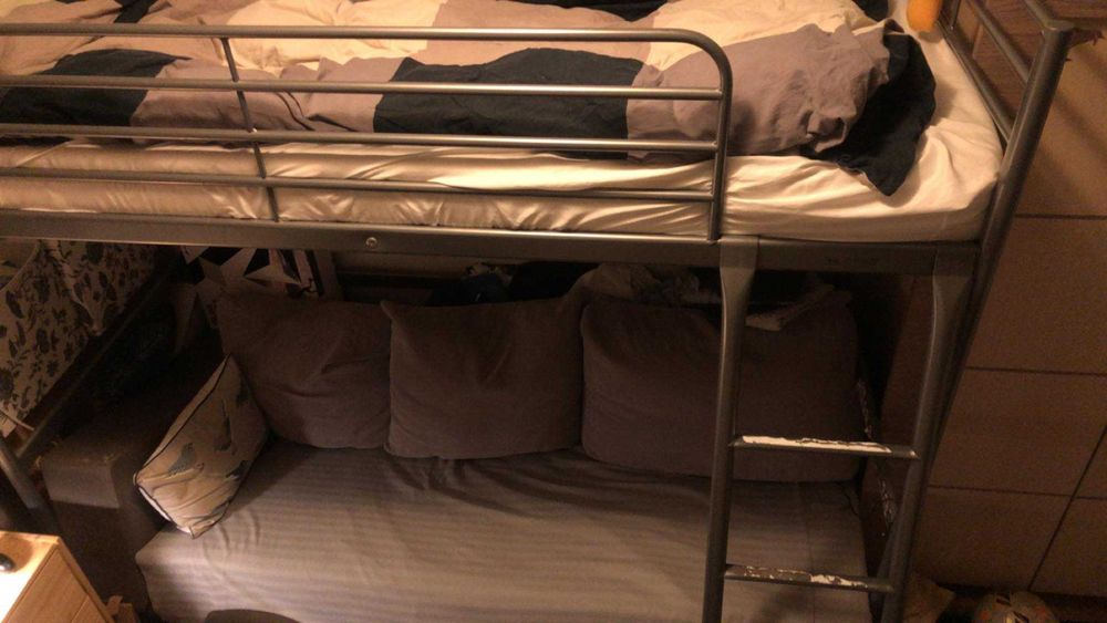 Łóżko piętrowe jednoosobowe