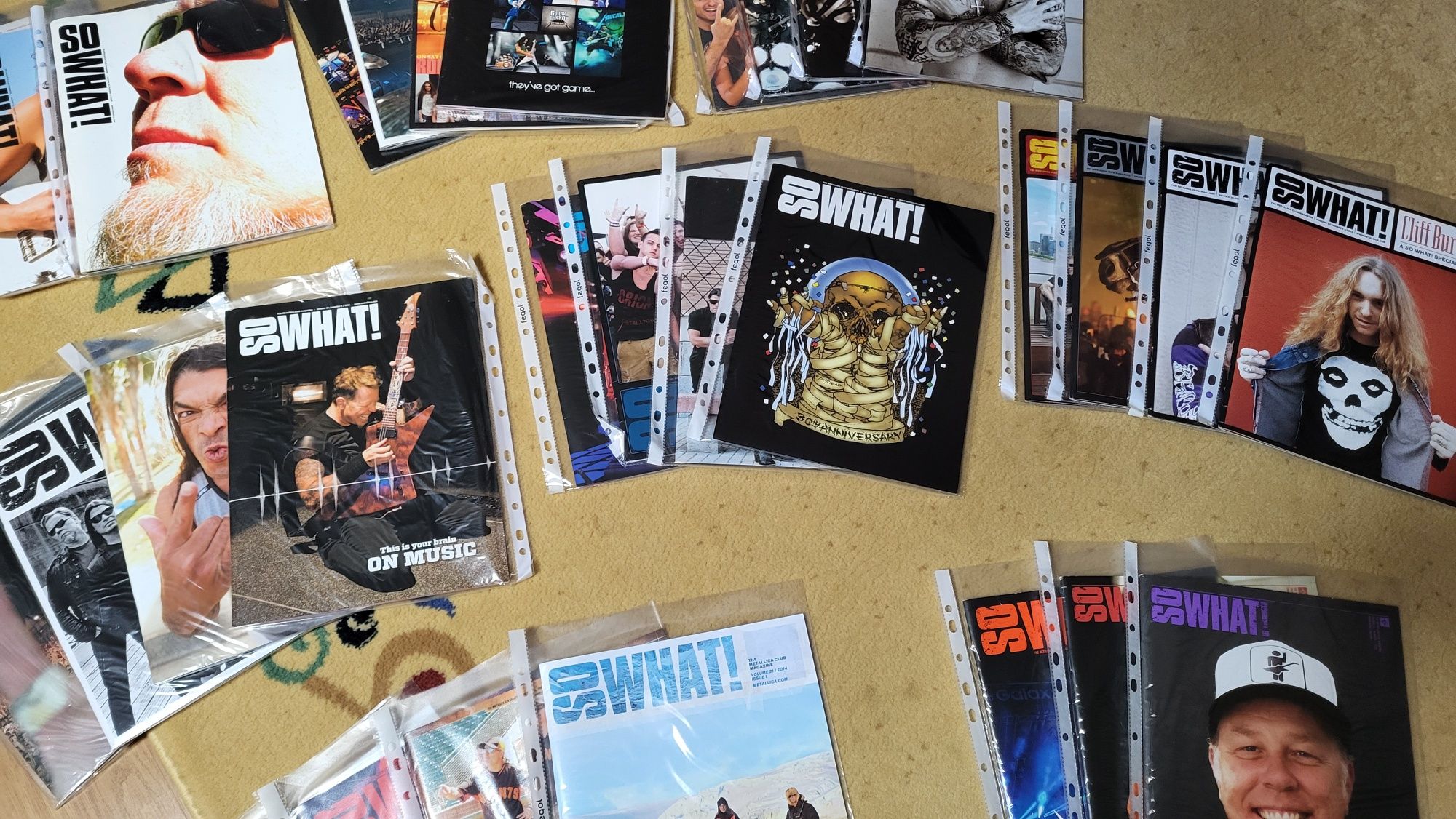 Lote de 31 revistas do clube de fans dos Metallica: So What!
