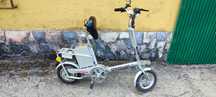 Bicicleta elétrica, dobrável, cabe na mala, como nova, baterias novas.