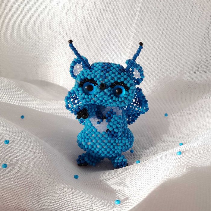 Амігурумі, браслети та брілки з бісеру