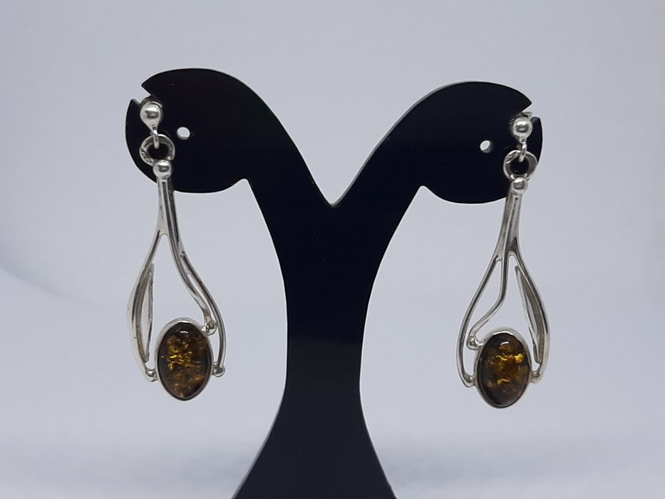 Kolczyki wiszące ze srebra, srebro 925 z bursztynem