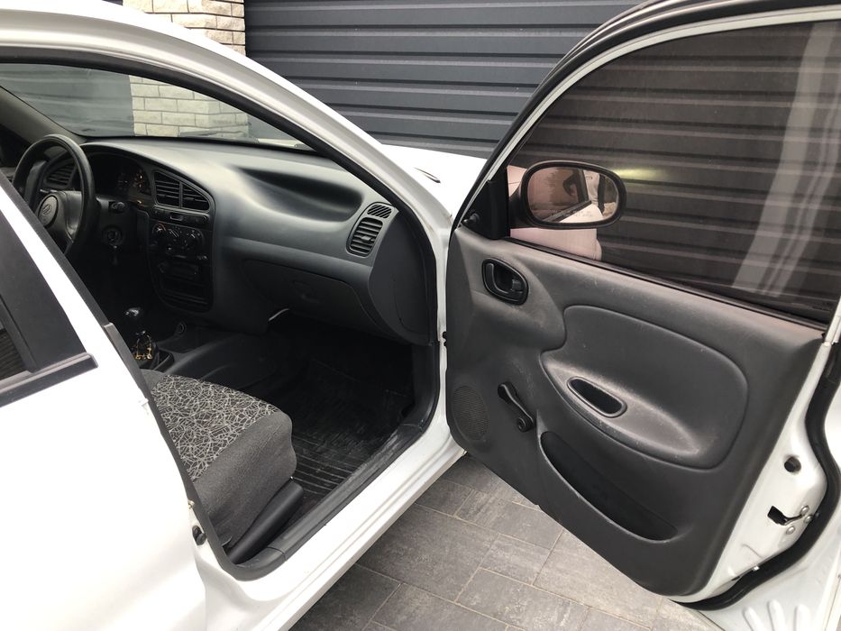 Daewoo Lanos 1.5 бензин 2011