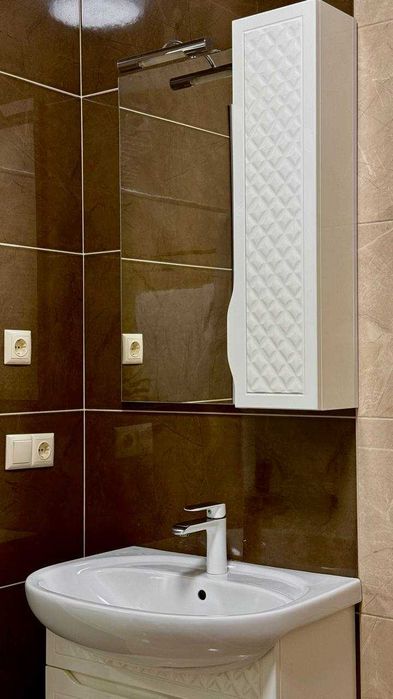 Продам будинок з гаражем та ділянкою! Район Щасливого!!!