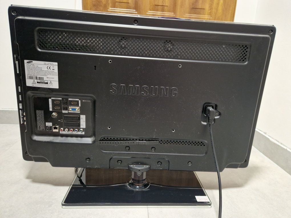 Telewizor Samsung LE32C650L1W 32" (cale)  jak nowy!