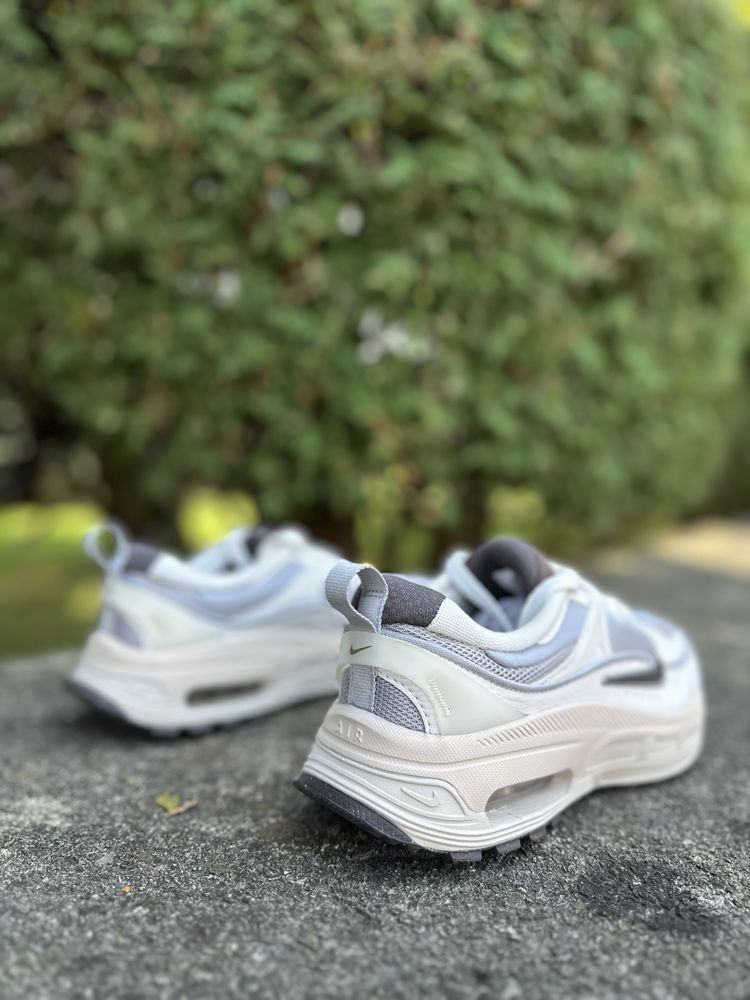 Жіночі оригінальні кросівки Nike Air Max Bliss  DZ4707 001