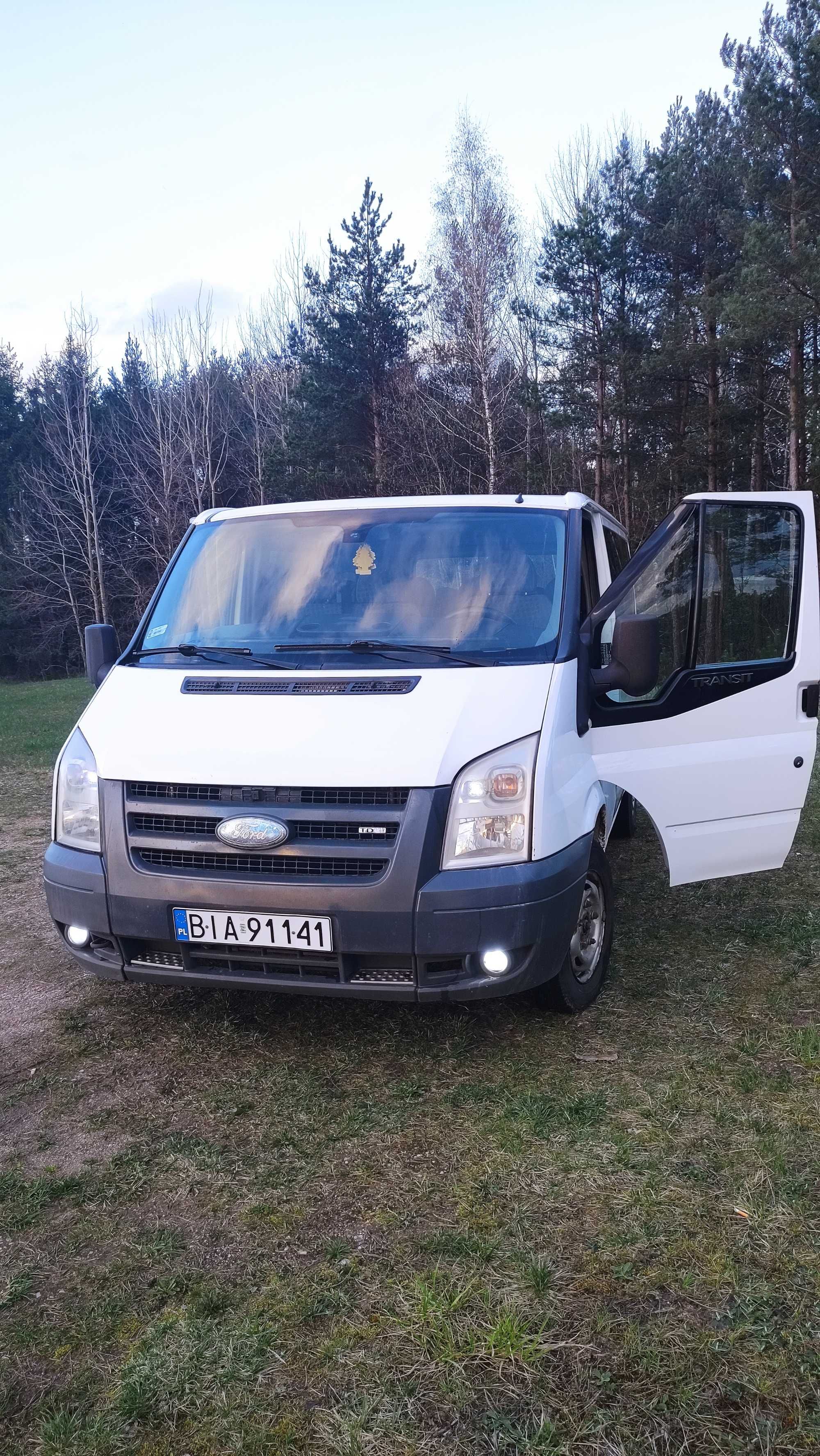 Fajny Ford Transit 9 os.