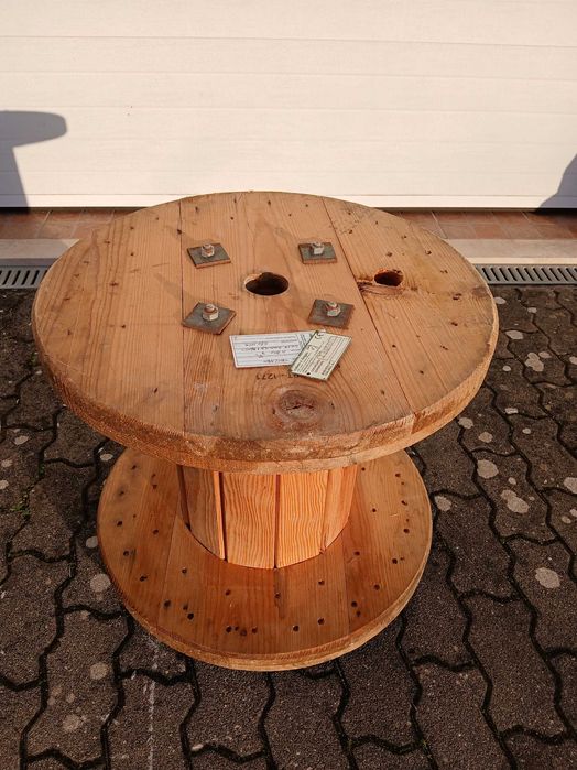 Bobine em madeira - Mesa c/ suporte para chapeu