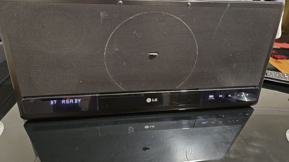 LG - Hi-Fi c/ Dock CM2820