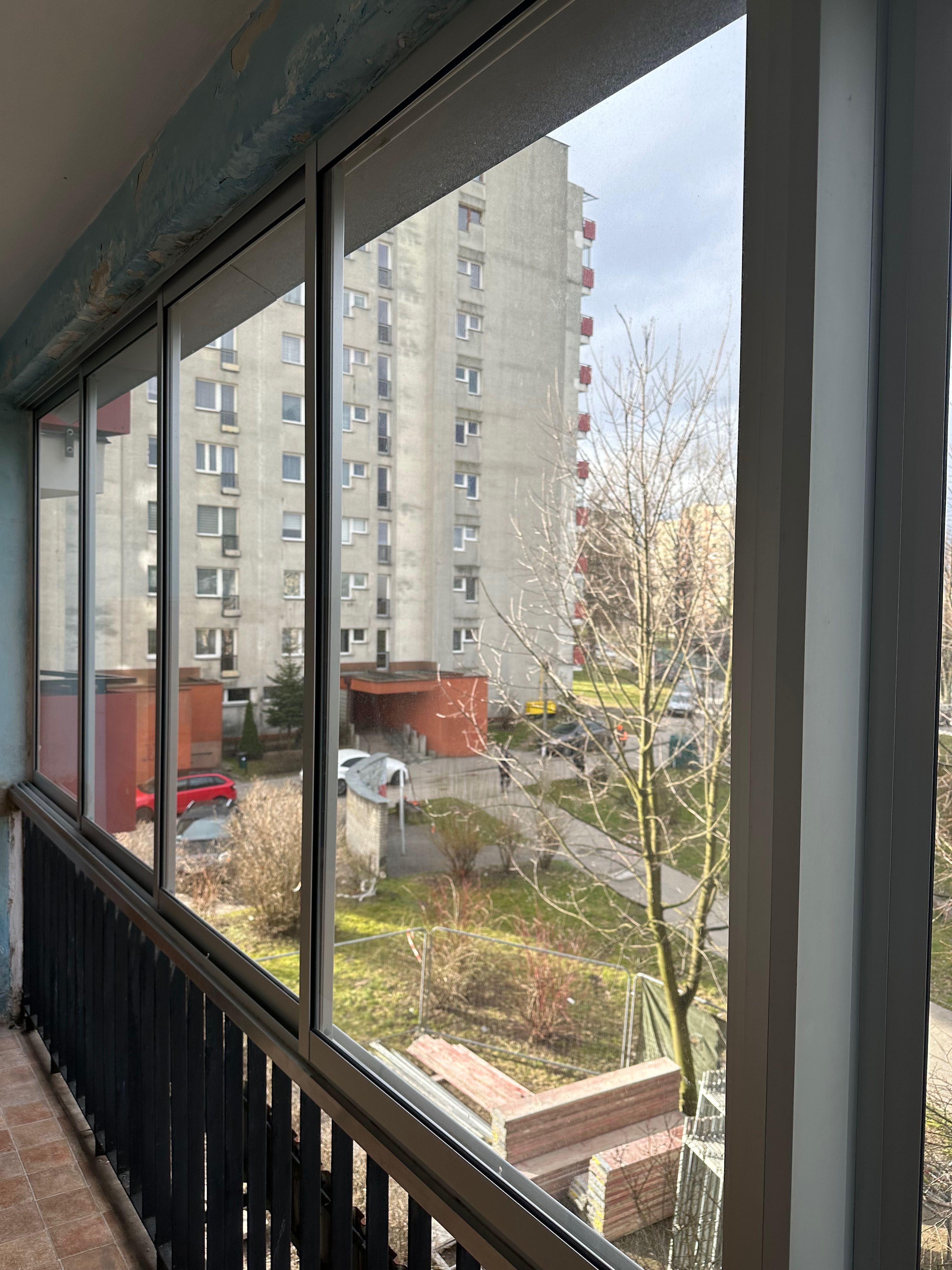 Zabudowa balkonu, okna balkonowe aluminiowe