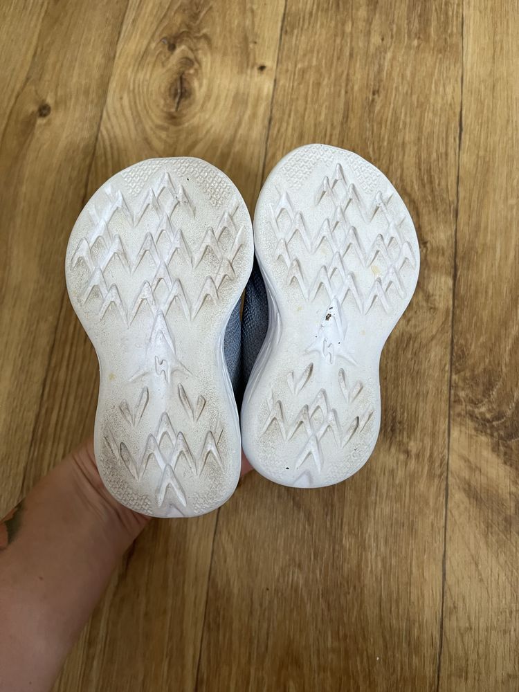 Кросівки Sketchers Adidas Next  21 розмір 13,5 устілка