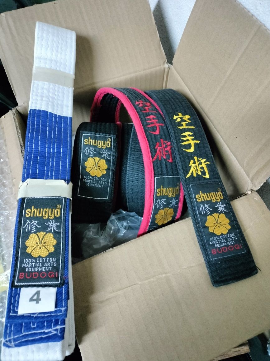 Pasy karate do sprzedania