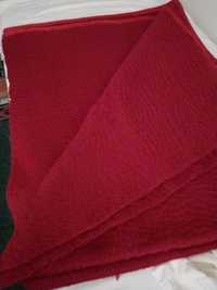 Cobertor de papa cor bordeaux.