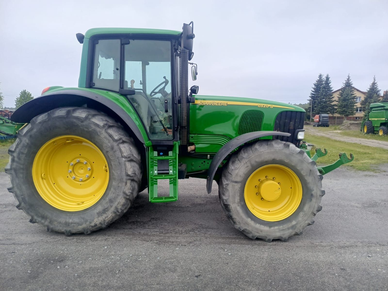 John Deere 6920 s z Tuzem Sauter,/TLS/ Amortyzowana Kabina/ 160 km