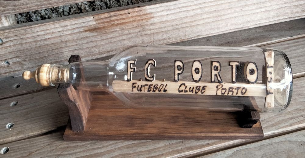 Suportes diversos para garrafas