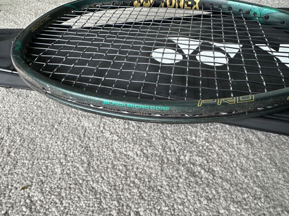 Raquete de Ténis Yonex Vcore Pro 100 com Bolsa/Capa