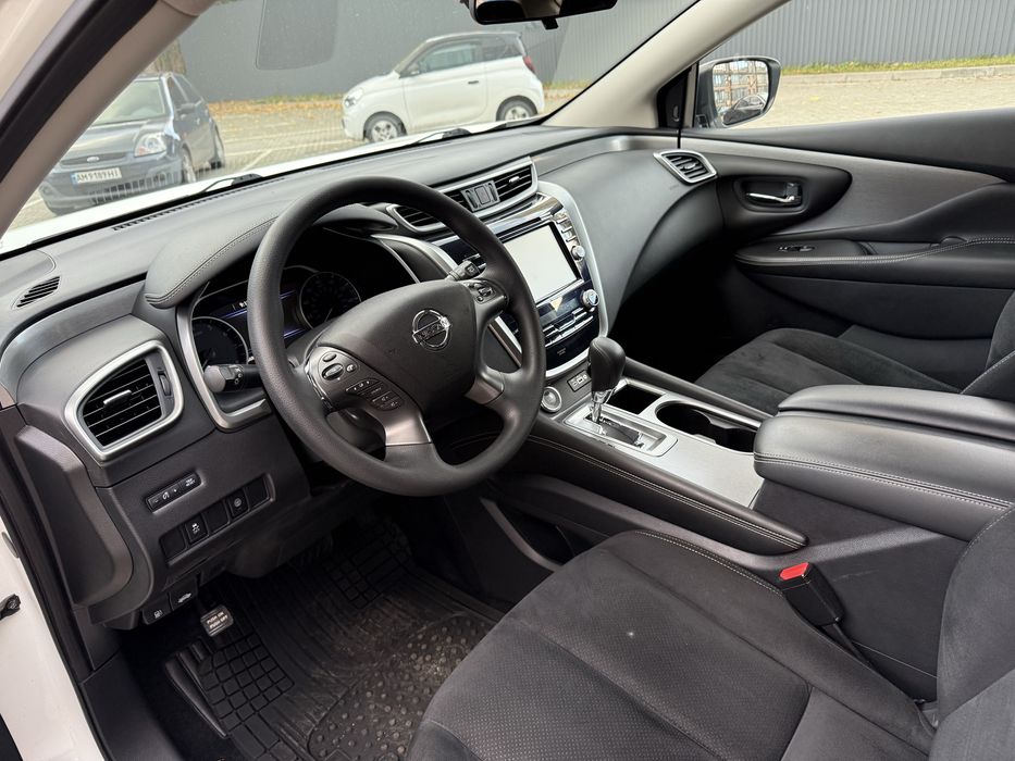 Nissan murano 2022року випуску