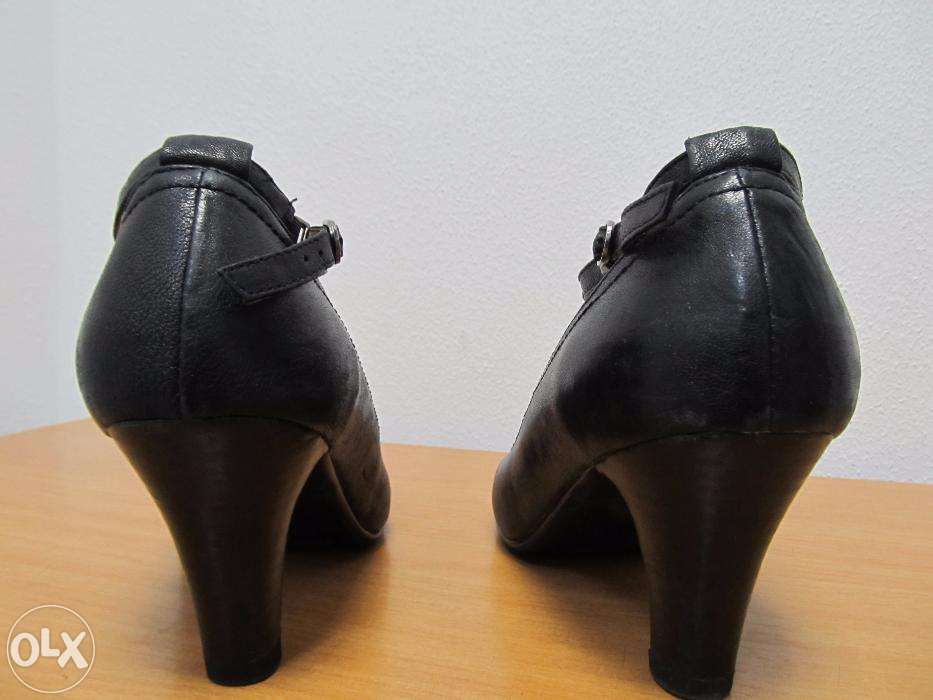 Продам кожаные туфли 40 р., 26 см, каблук 7 см, ширина 8,5 см,290 грн