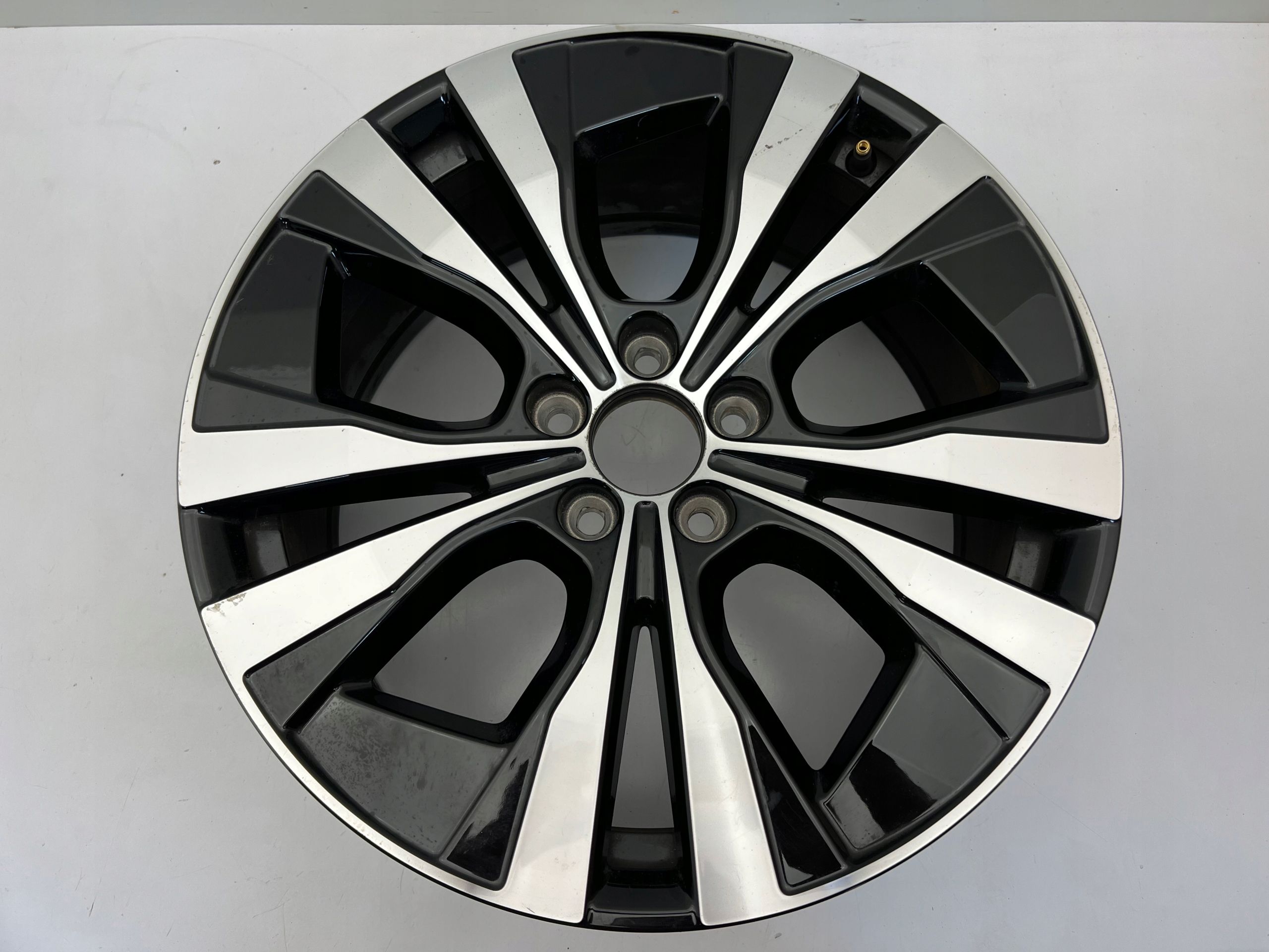 Volvo XC40 XC60 Felga 7.5Jx17 ET50.5 5x108