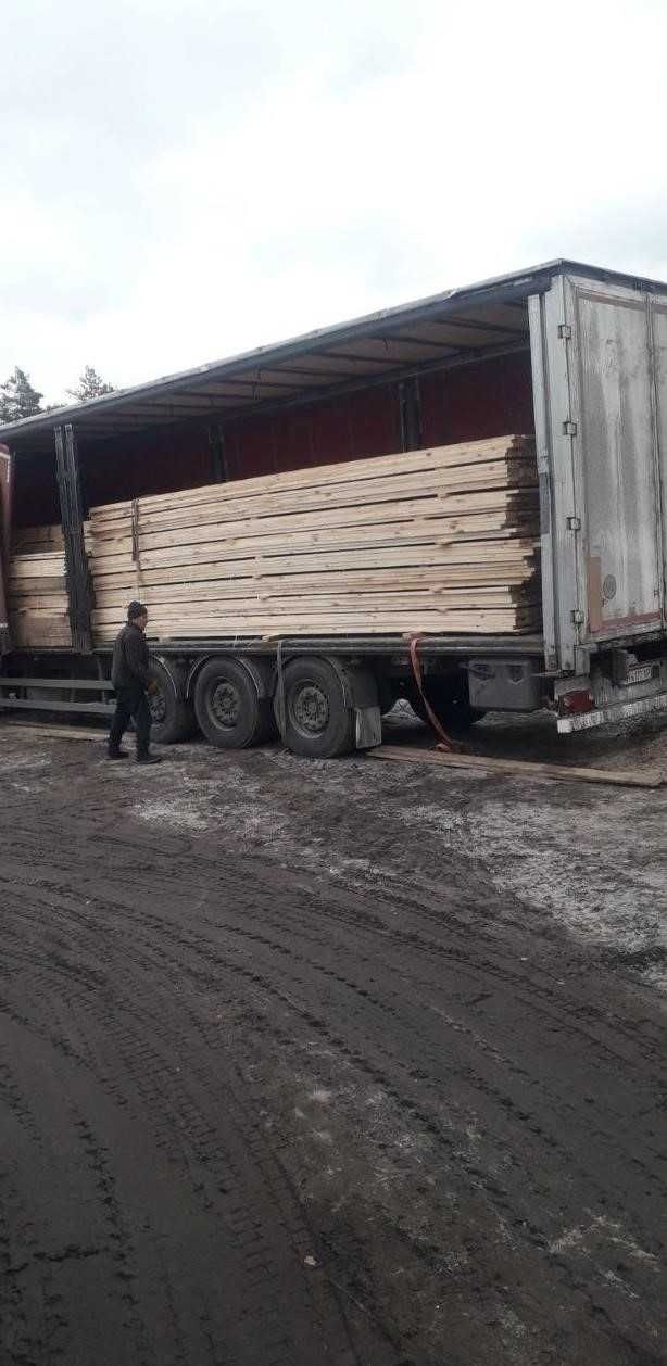 Пиломатеріали соснові 130*50*4м (рейка, брус, дошка)