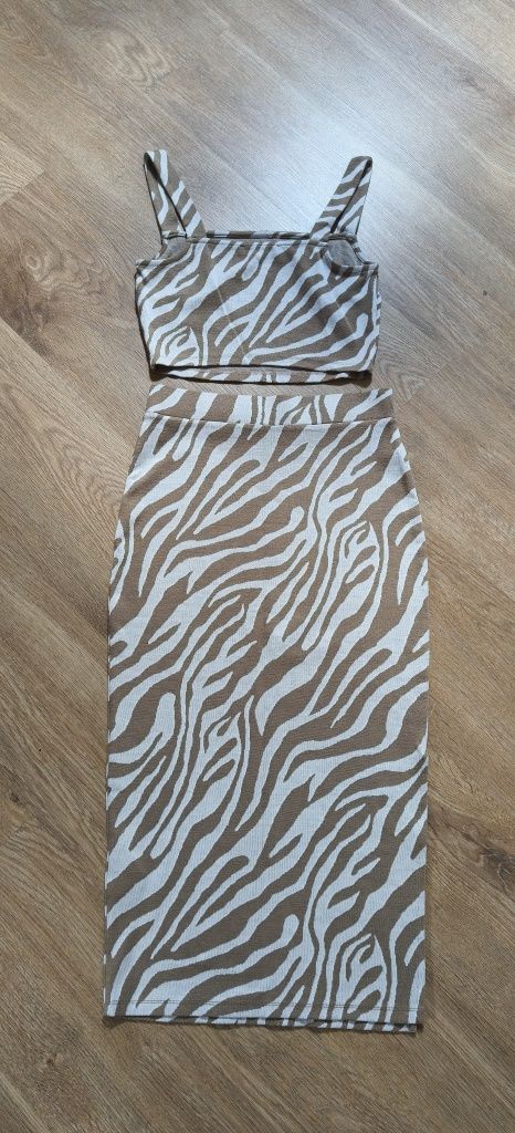 Komplet zebra top i spódnica beżowy biały mohito XS