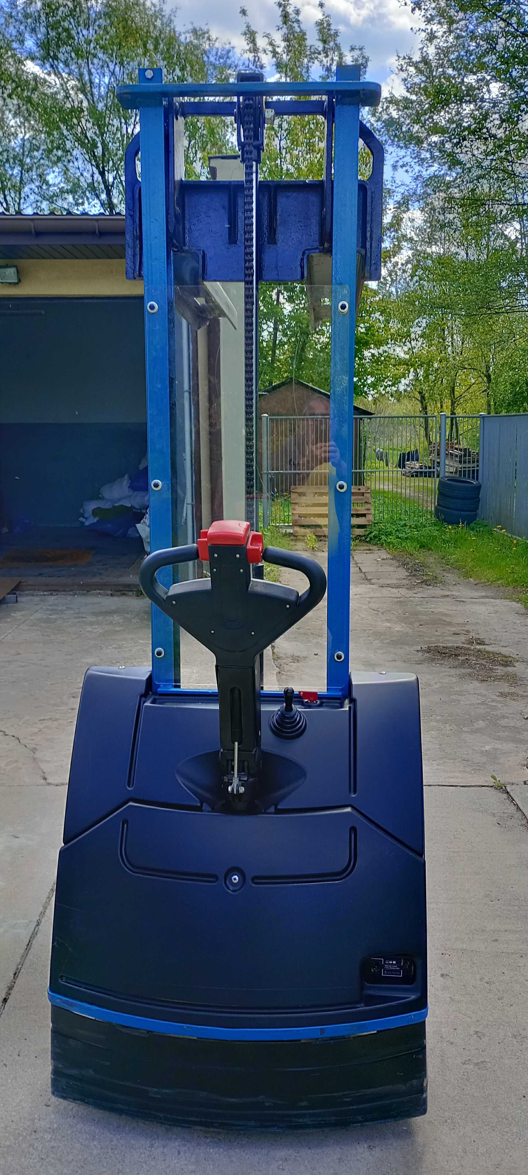 Sprzedam wózek elektryczny widlak
